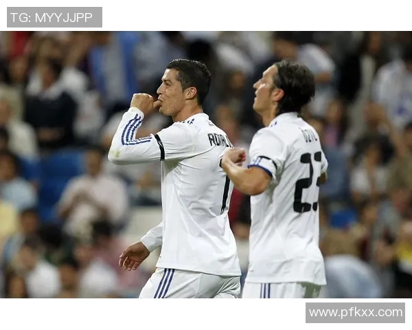 塞维利亚6-1痛击赫塔菲恩萨利亚连续两场上演帽子戏法入选西甲金靴排行榜