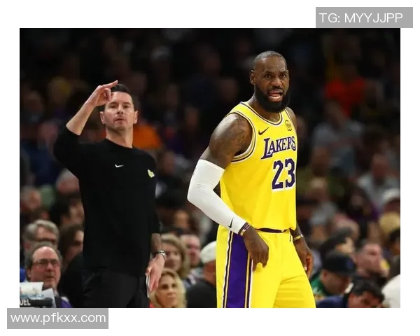 詹姆斯季后赛表现超神,凭借一己之力引领球队晋级 詹姆斯季后赛表现超神,凭借一己之力引领球队晋级